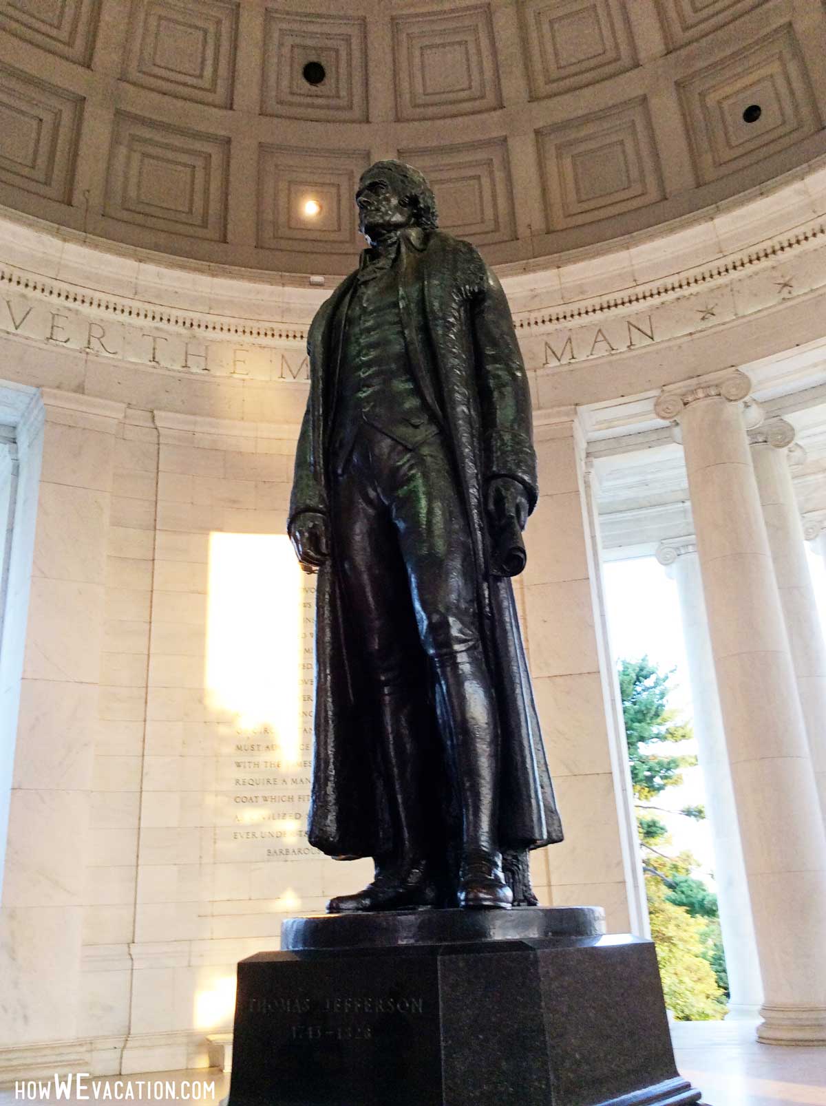 Thomas Jefferson Memorial Statue